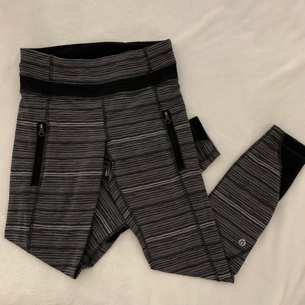 Lululemon black & white w/mesh leggings 4
